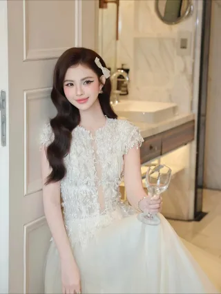 Ảnh 4 của Váy maxi trắng ren nữ sang trọng