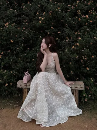Photo 1 of Váy maxi ren hoa trắng kem nữ
