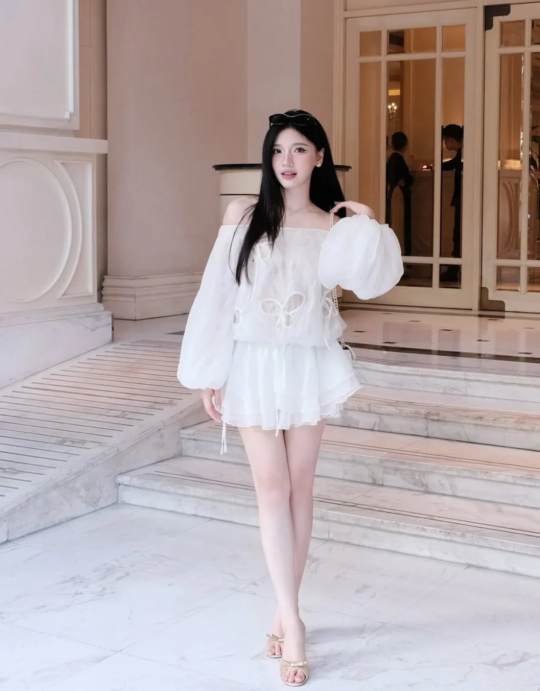 Photo 3 of Đầm trắng trễ vai tay bồng Mimi Blanc