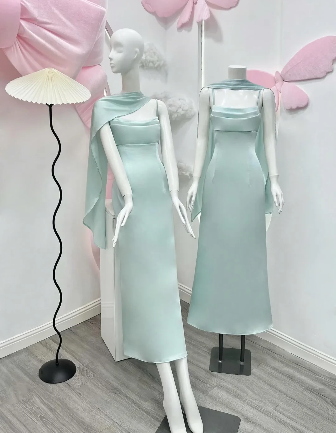Ảnh 6 của Váy dạ hội lụa xanh mint maxi nữ