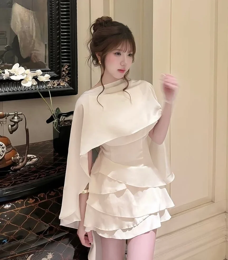 Photo 1 of Đầm satin kem xếp tầng dự tiệc nữ
