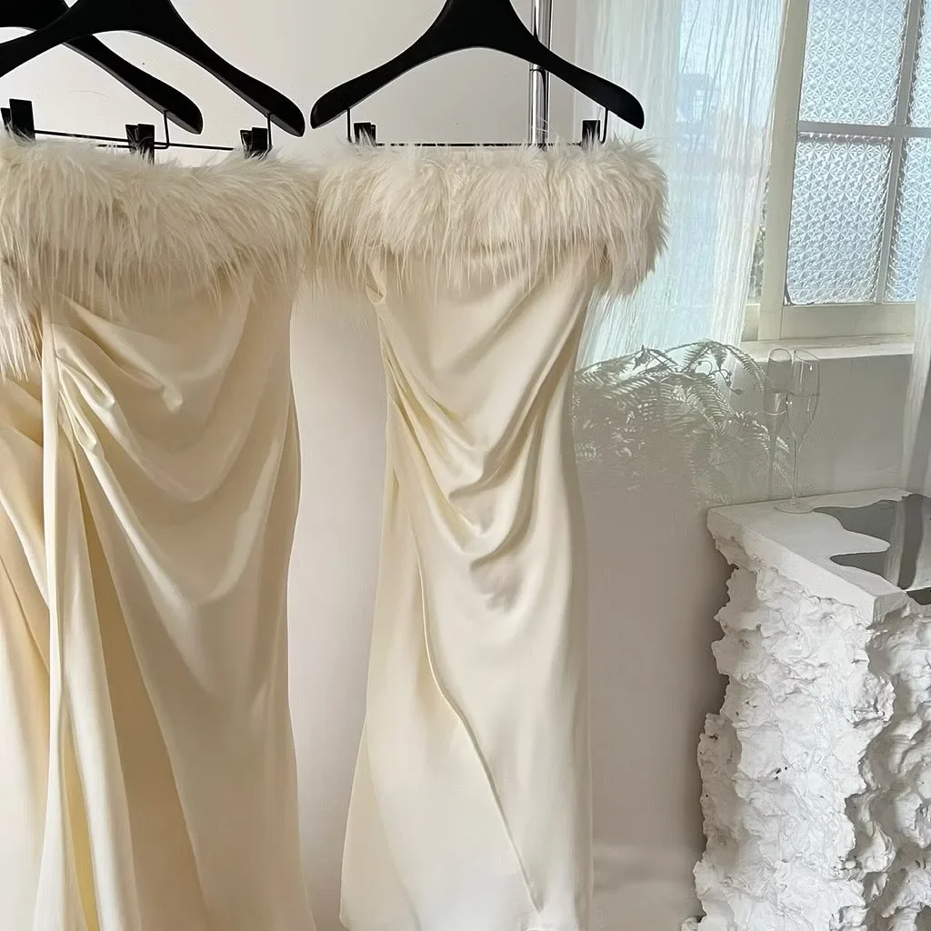 Ảnh 3 của Váy dạ hội trắng lông vũ nữ