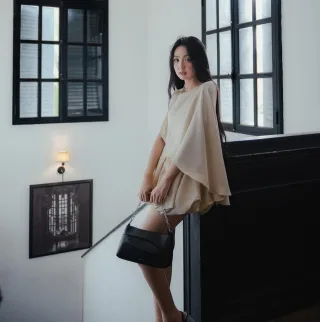 Ảnh 2 của Váy liền quần satin kem size M nữ