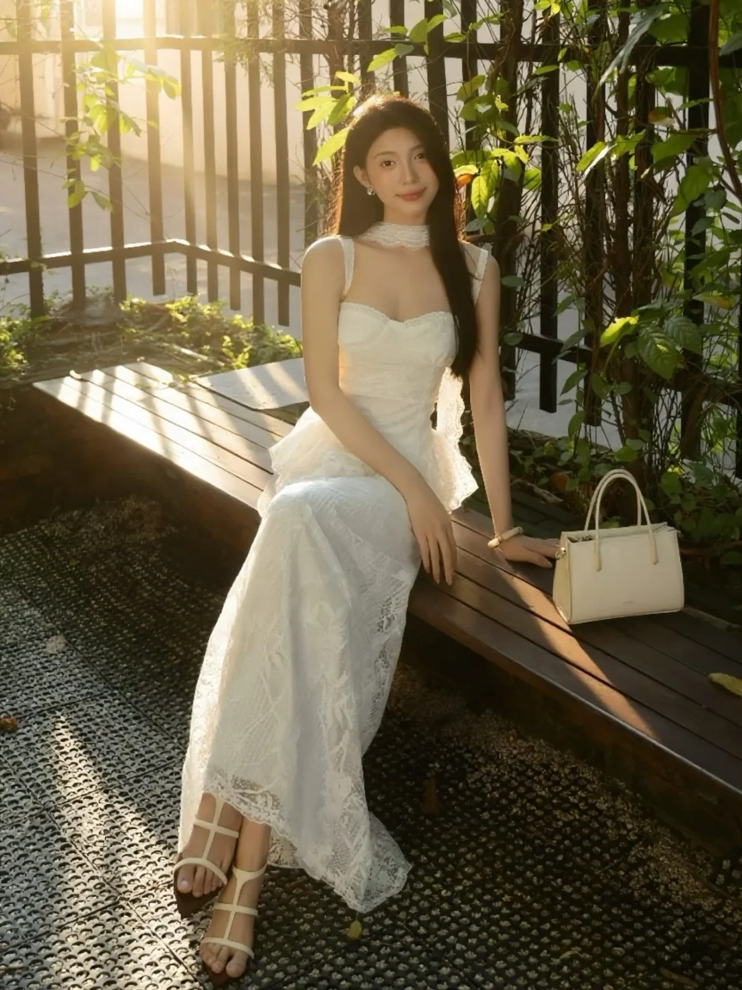 Ảnh 1 của Váy ren trắng maxi nữ cho thuê