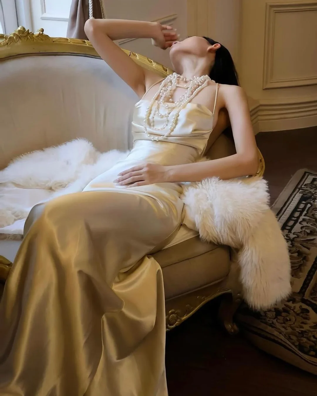 Ảnh 2 của Váy lụa gold dài quyến rũ size M