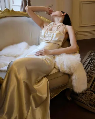 Ảnh 2 của Váy lụa gold dài quyến rũ size M