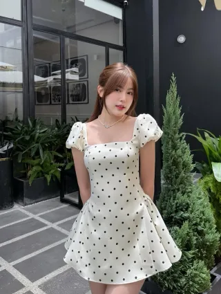 Ảnh 2 của Váy chấm bi trắng tay phồng nữ size M