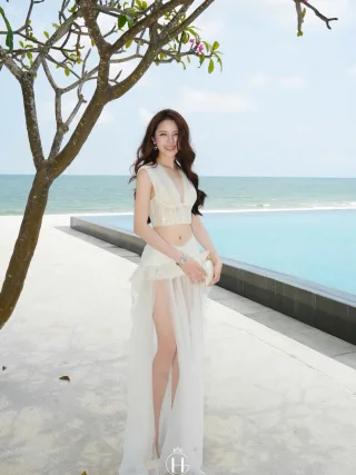 Ảnh 4 của Set croptop ren trắng chân váy voan nữ