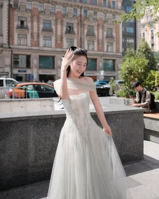 Ảnh 4 của Đầm maxi voan vintage kem trễ vai