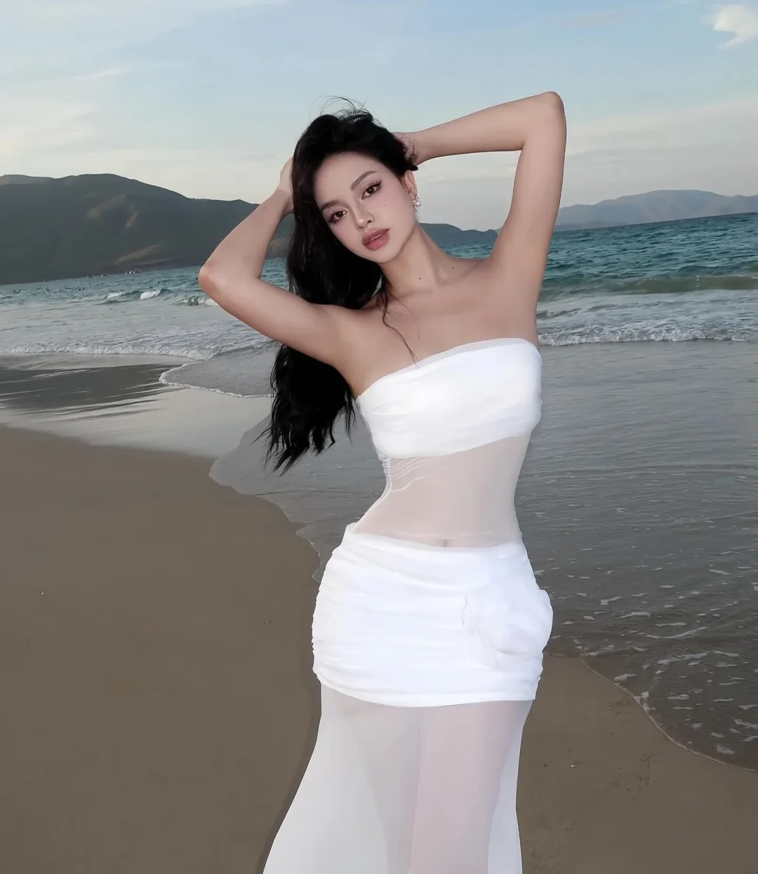 Ảnh 3 của Đầm Mermaid Trắng Cúp Ngực Size S
