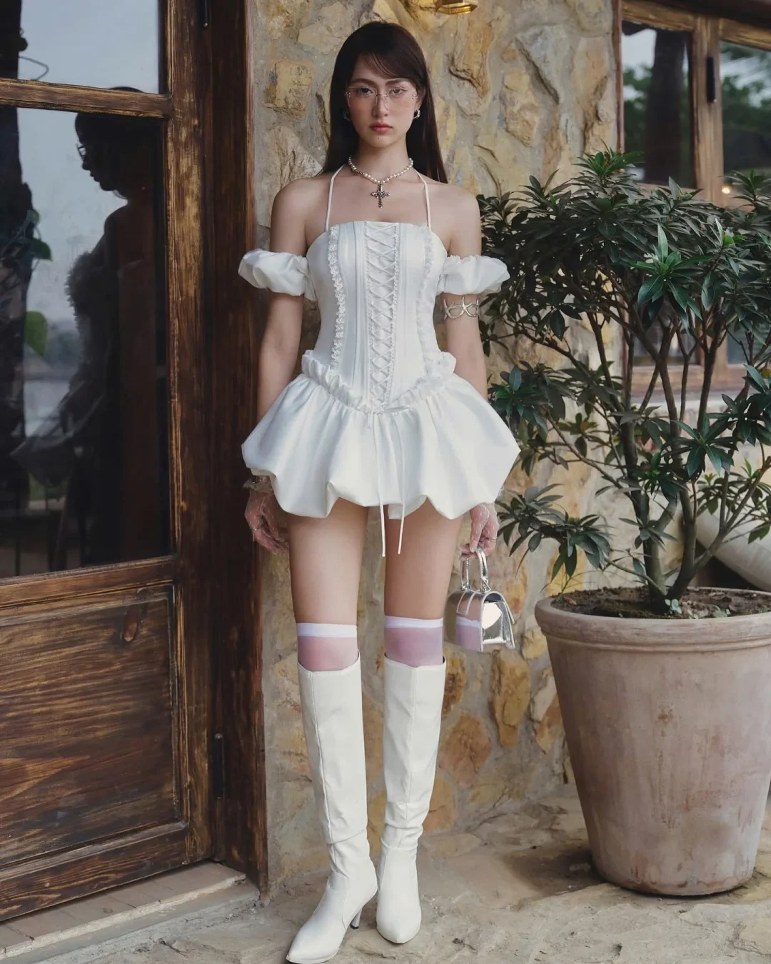 Ảnh 4 của Đầm corset trắng ngắn vai trễ nữ