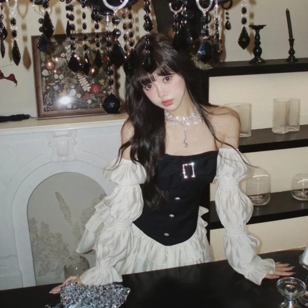 Ảnh 2 của Váy Ellie corset đen trắng bèo nhún