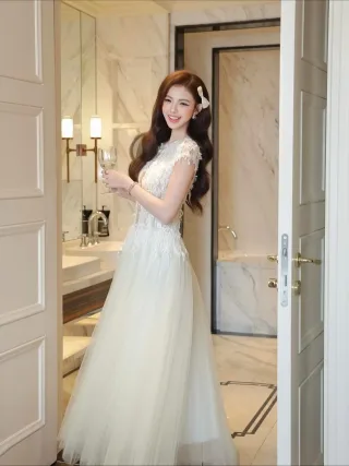 Ảnh 3 của Váy maxi trắng ren nữ sang trọng