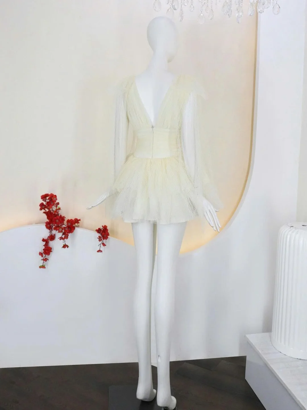 Photo 7 of Váy ngắn voan kem Chouchou tay cánh tiên
