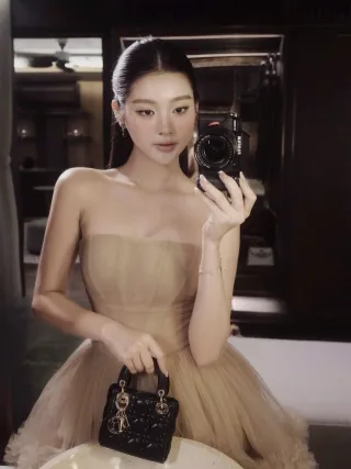 Ảnh 3 của Váy tulle ngắn strapless màu be nữ