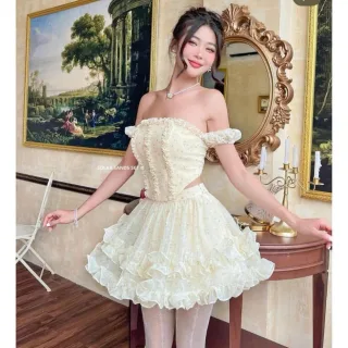 Photo 1 of Đầm ngắn trễ vai bèo nhún ren kem