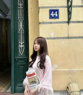 Photo 1 of Áo nữ hồng tua rua boho cho thuê