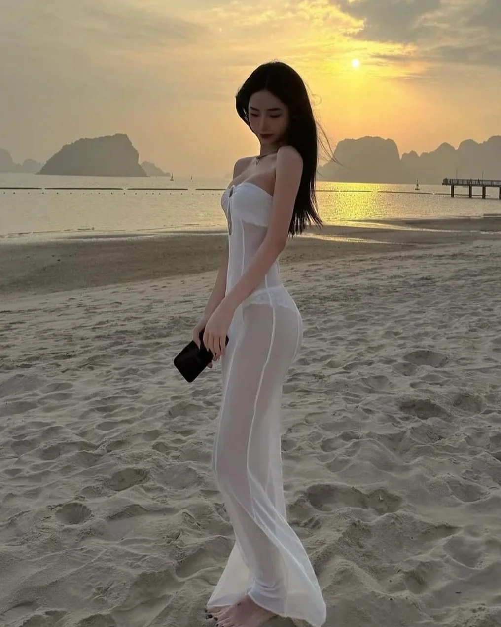 Photo 4 of Váy lưới trắng cut-out bodycon nữ