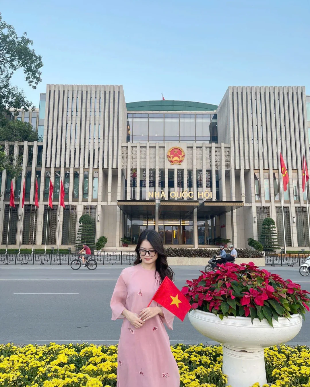 Photo 1 of Áo dài hồng pastel thêu hoa cho thuê