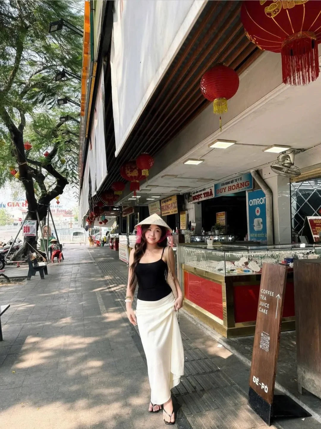 Photo 7 of Set áo hai dây đen chân váy trắng dài nữ