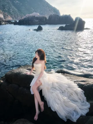 Photo 1 of Váy cưới trắng bồng bềnh voan xòe