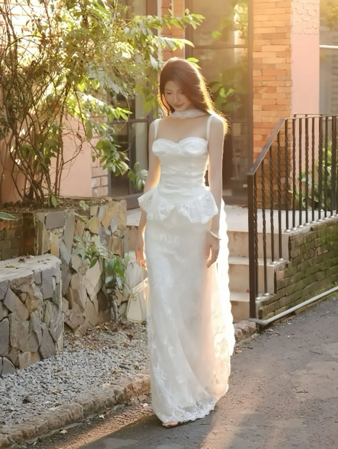 Ảnh 2 của Váy ren trắng maxi nữ cho thuê