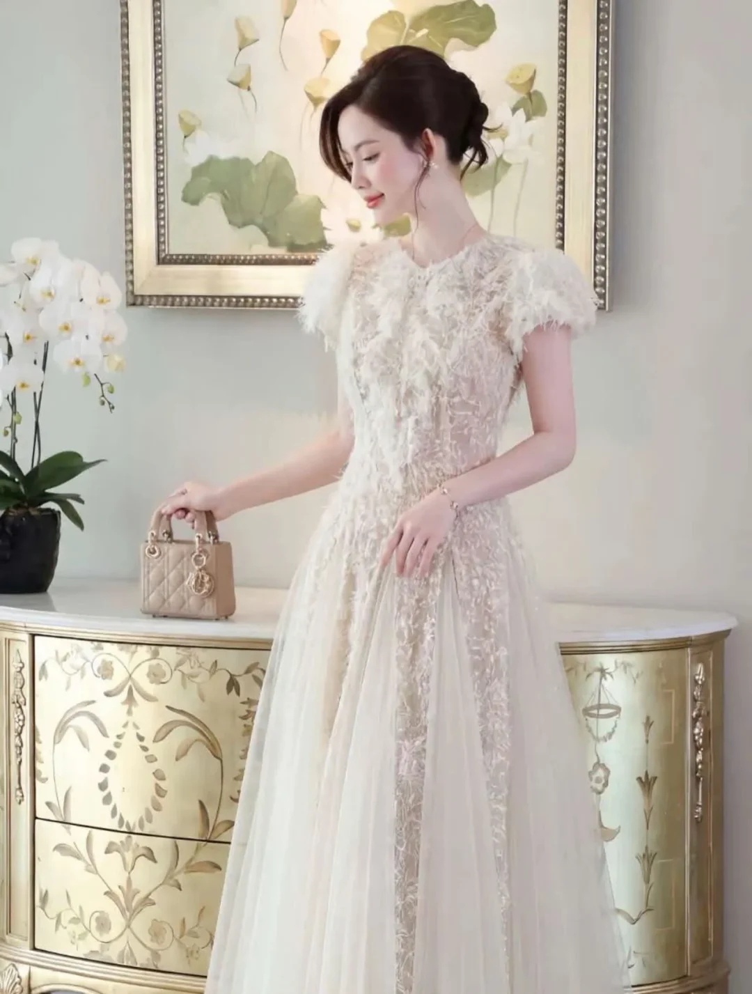 Ảnh 2 của Váy dạ hội ren trắng sang trọng
