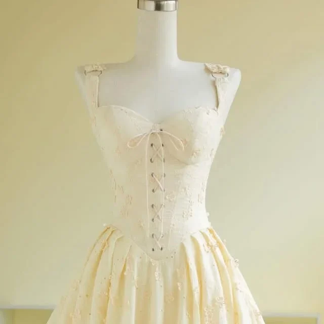 Photo 1 of Váy sò vintage corset màu kem nữ