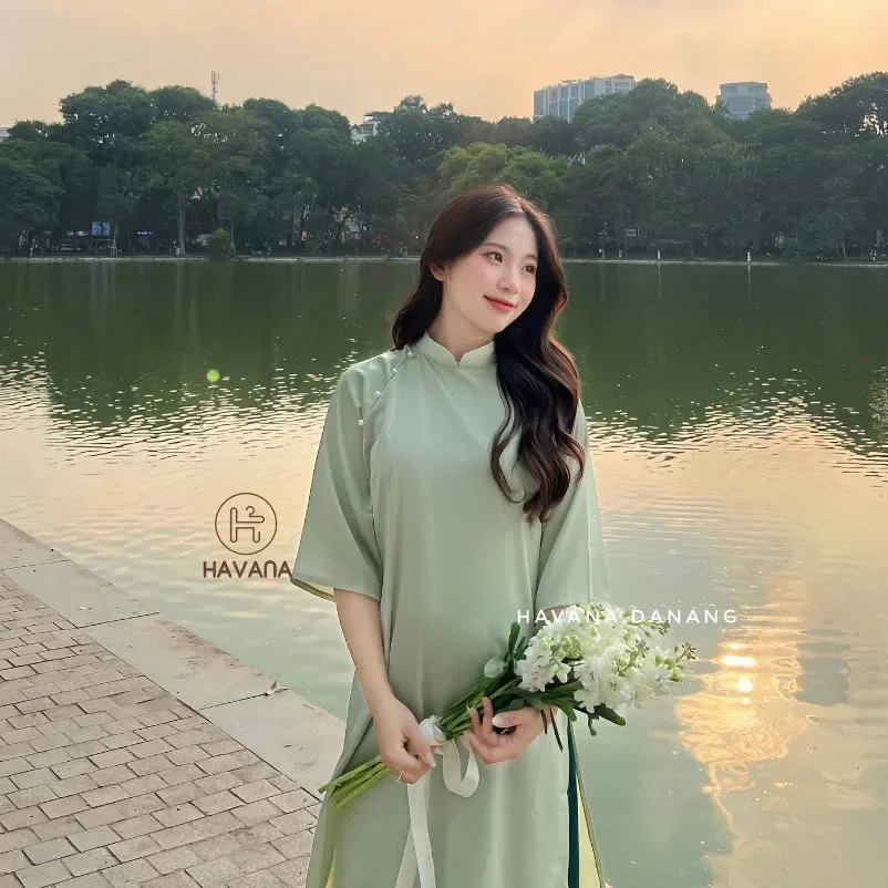 Ảnh 2 của Áo dài lụa xanh mint nữ truyền thống