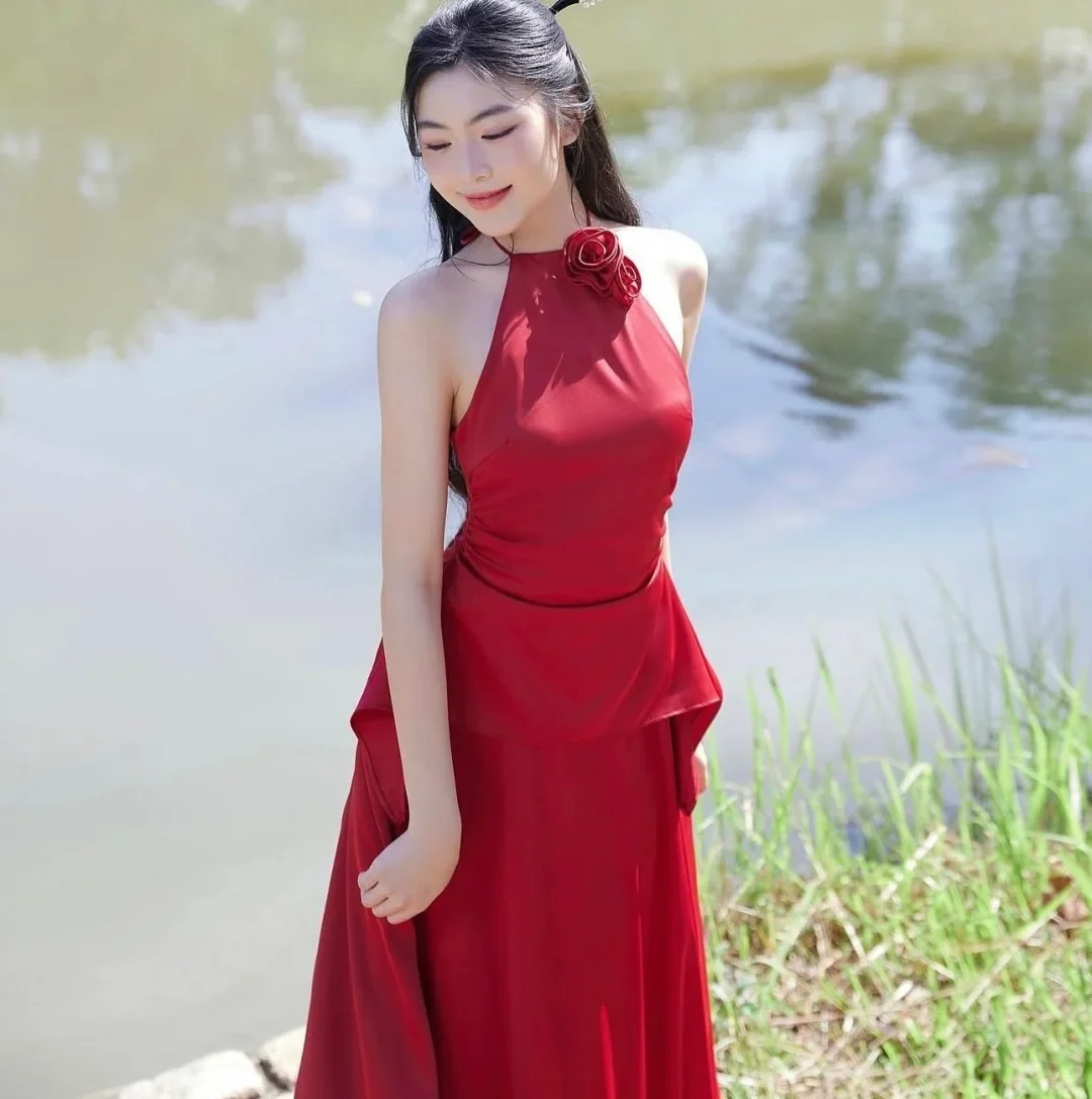 Photo 3 of Váy maxi đỏ voan không quai nữ