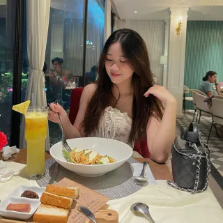 Ảnh 2 của Váy maxi hoa nhí trắng ren nữ