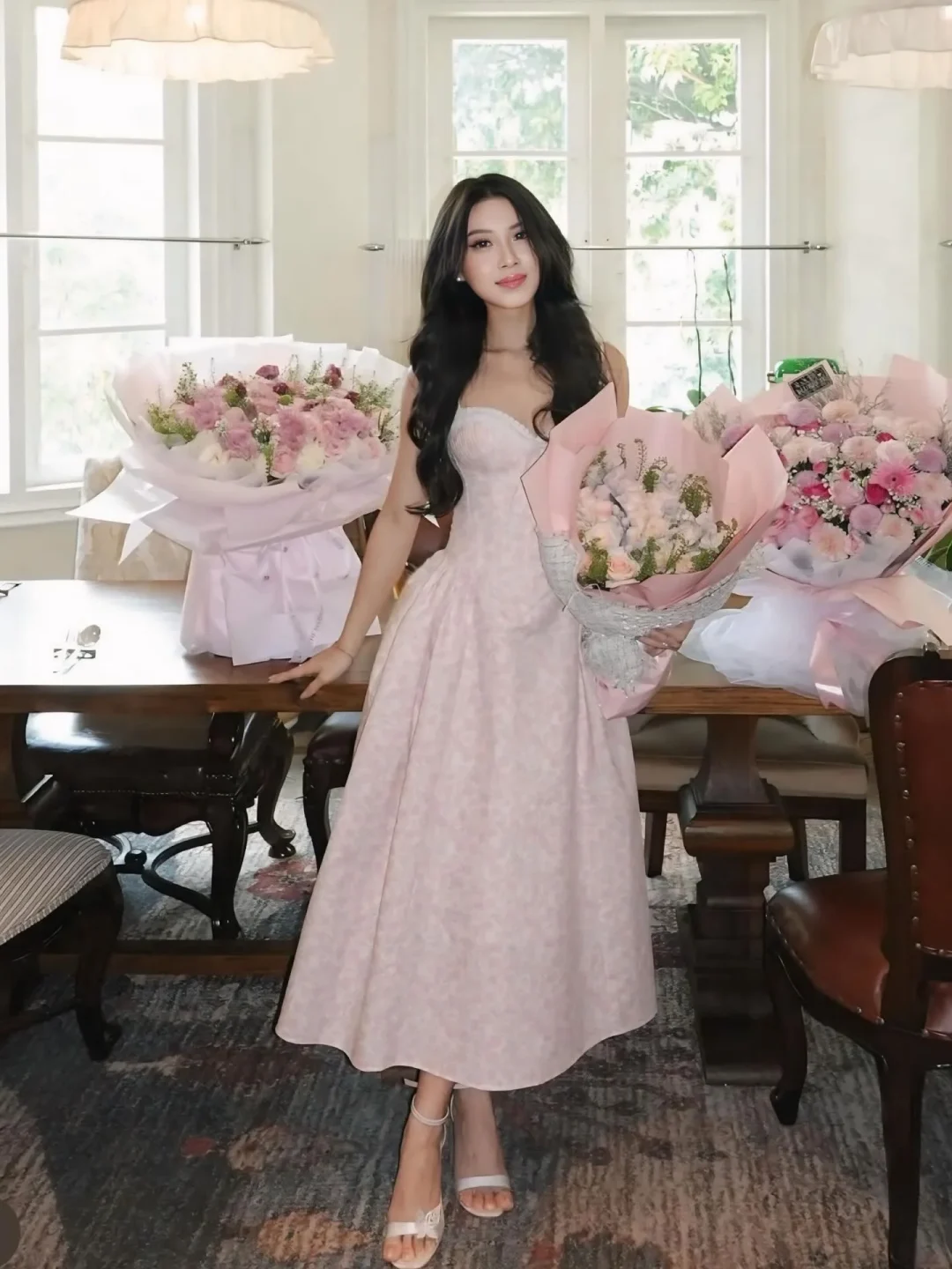 Photo 1 of Váy midi hoa hồng nhạt dáng A-line