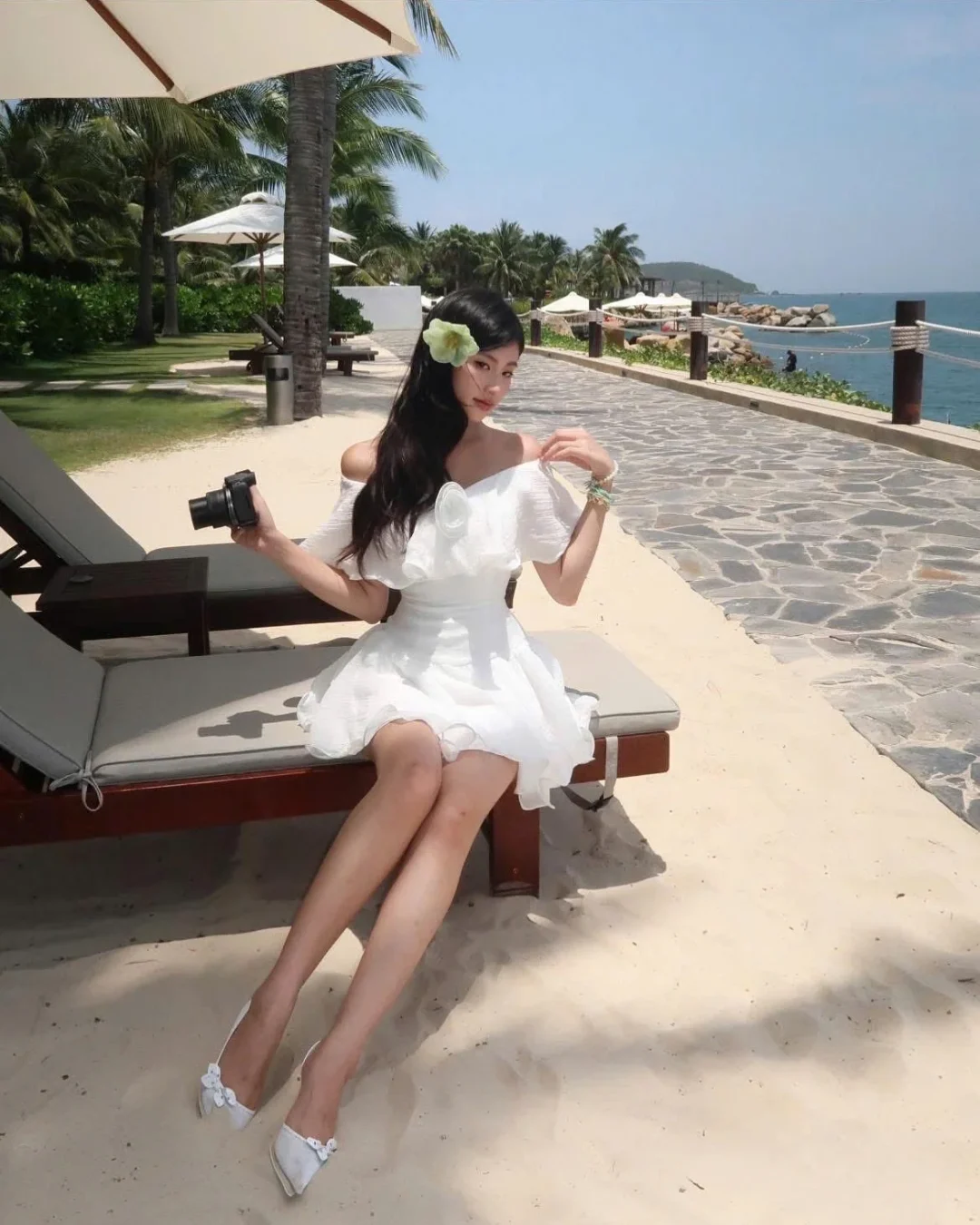 Photo 3 of Đầm trắng trễ vai bèo nhún size S M