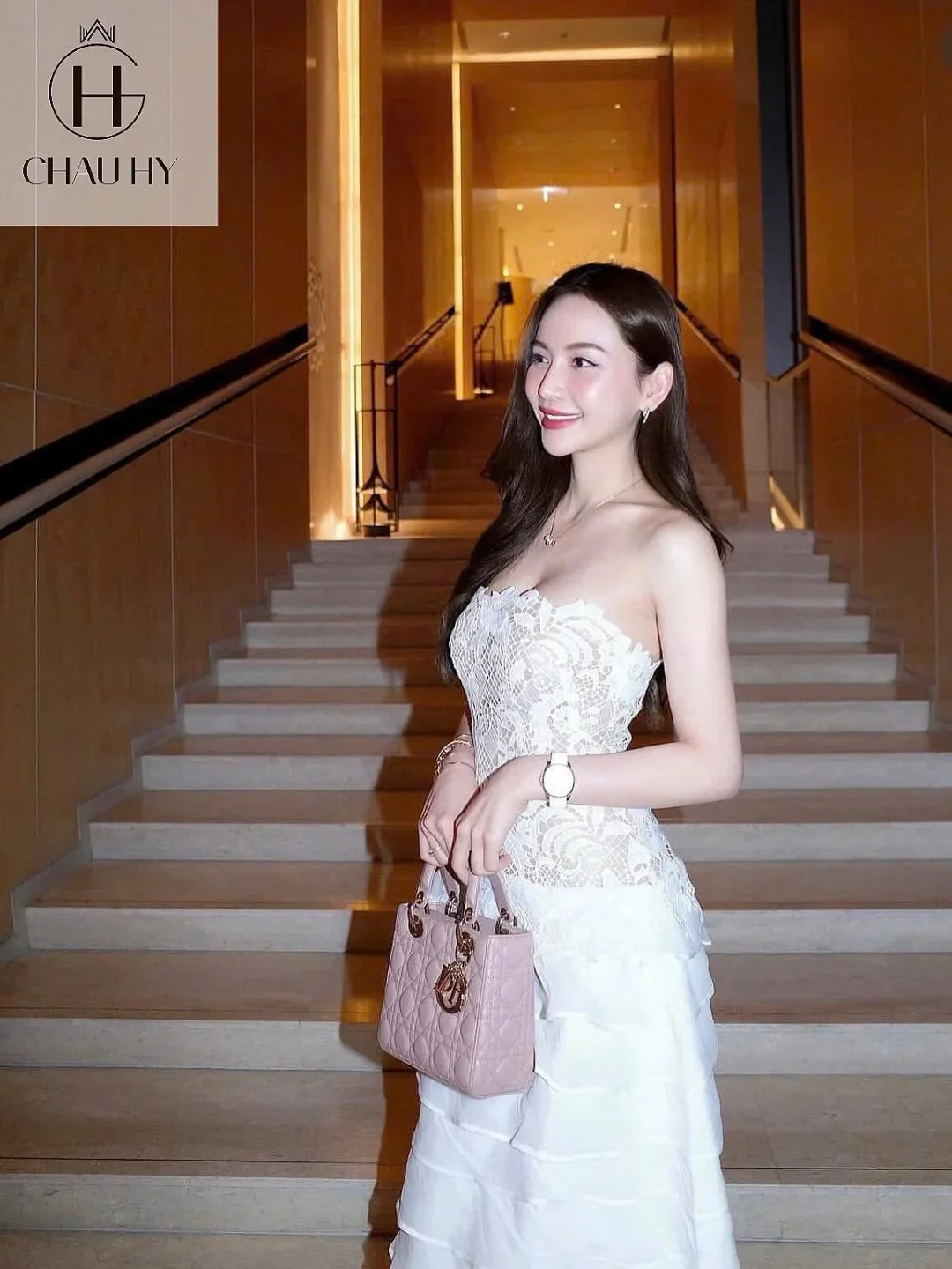 Ảnh 1 của Váy maxi ren trắng nữ chụp ảnh