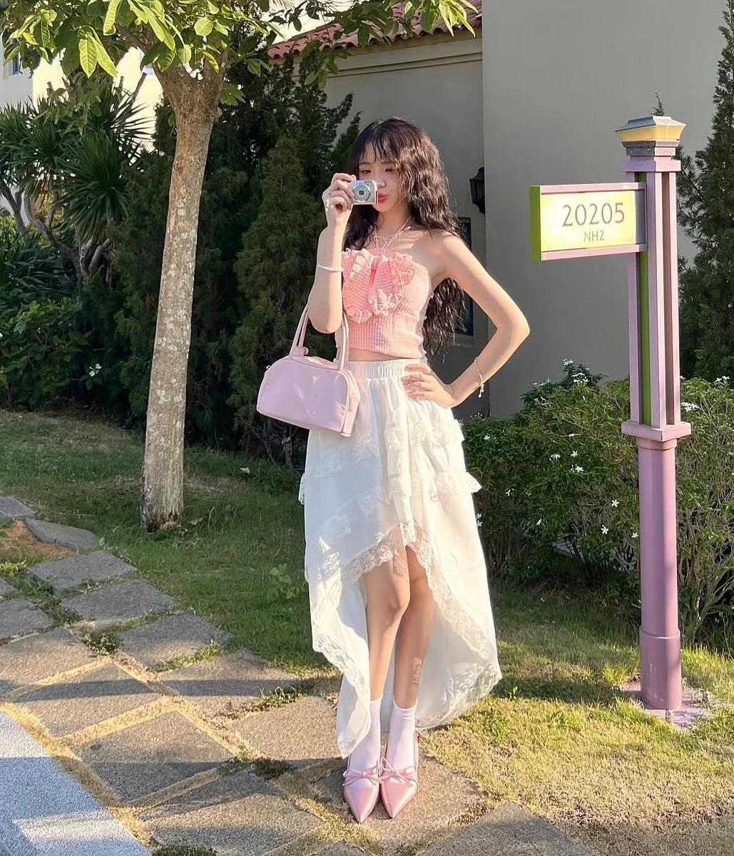 Ảnh 4 của Set croptop caro hồng váy trắng nữ