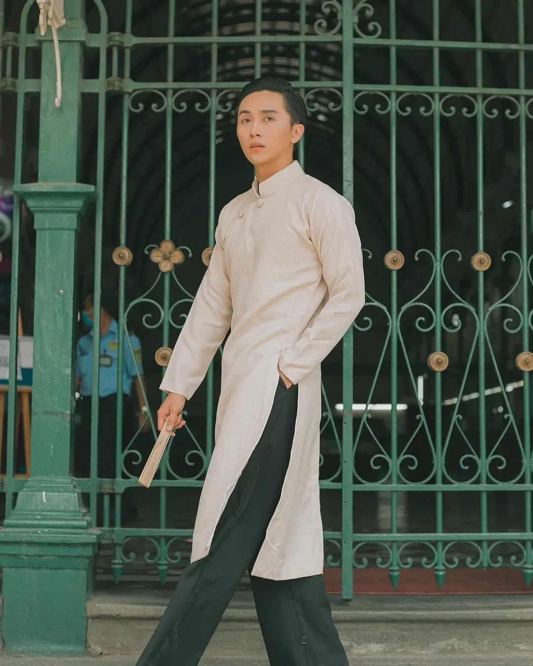 Photo 1 of Áo dài nam truyền thống ba màu