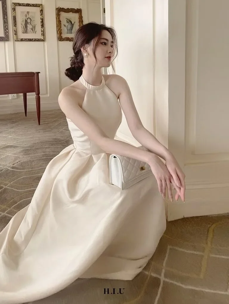 Photo 3 of Đầm midi halter lụa kem nữ