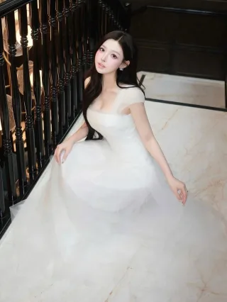 Ảnh 2 của Váy tulle trắng dạ hội size M