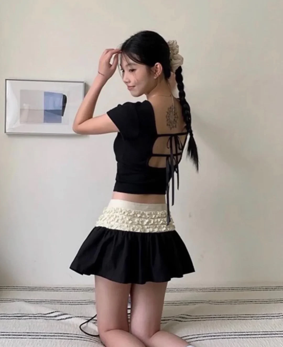 Photo 1 of Set croptop đen chân váy nhún nữ size S