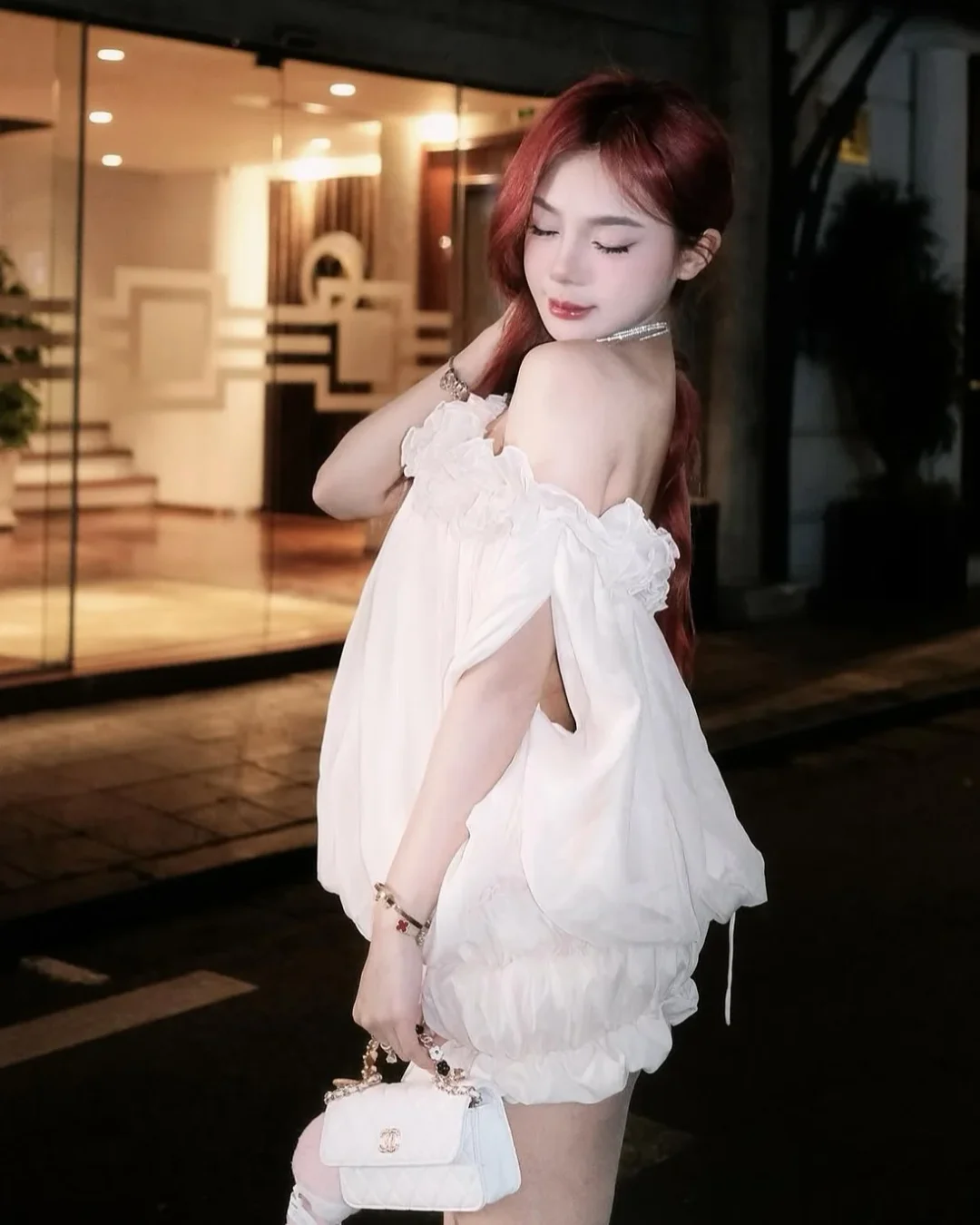 Photo 1 of Váy trắng trễ vai bong bóng nữ