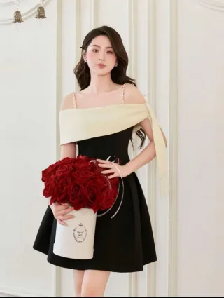 Ảnh 3 của Váy mini trễ vai đen kem nữ