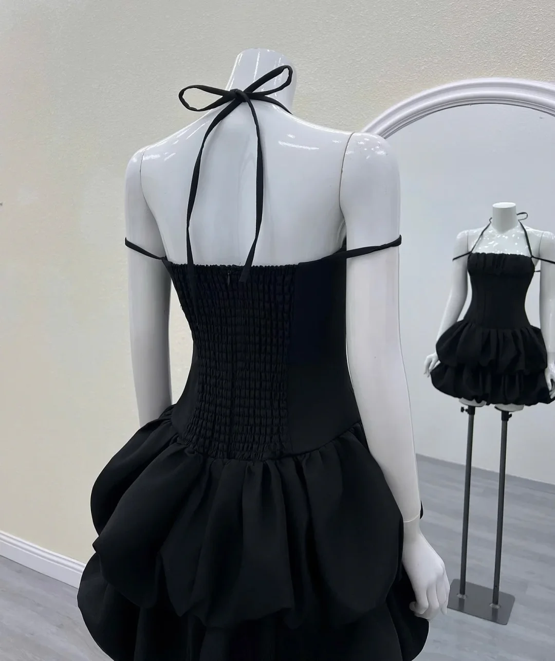 Ảnh 5 của Đầm corset đen bồng bềnh satin nữ