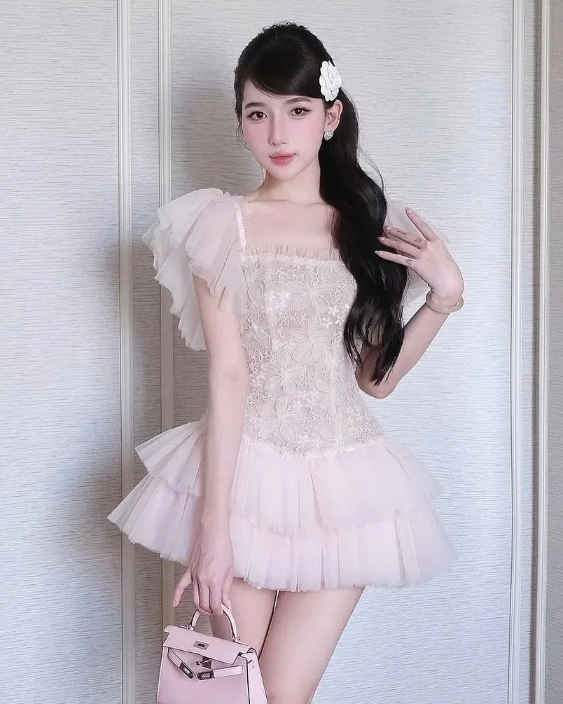 Ảnh 1 của Váy tiệc ren hồng pastel nữ tính