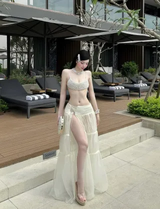 Photo 3 of Set crop top kim sa và chân váy voan nữ