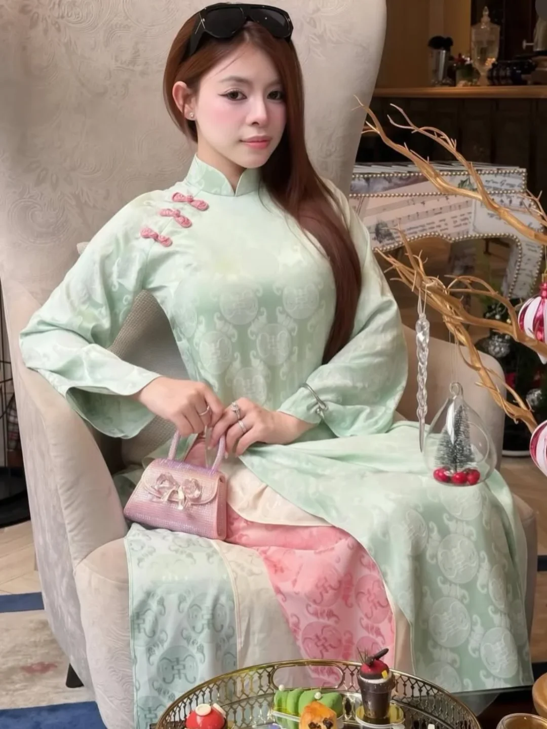 Ảnh 4 của Áo dài lụa xanh mint nữ truyền thống