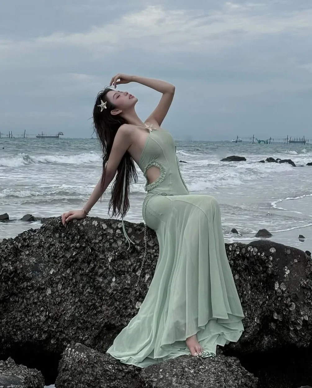 Ảnh 1 của Váy maxi xanh mint cut-out voan nữ