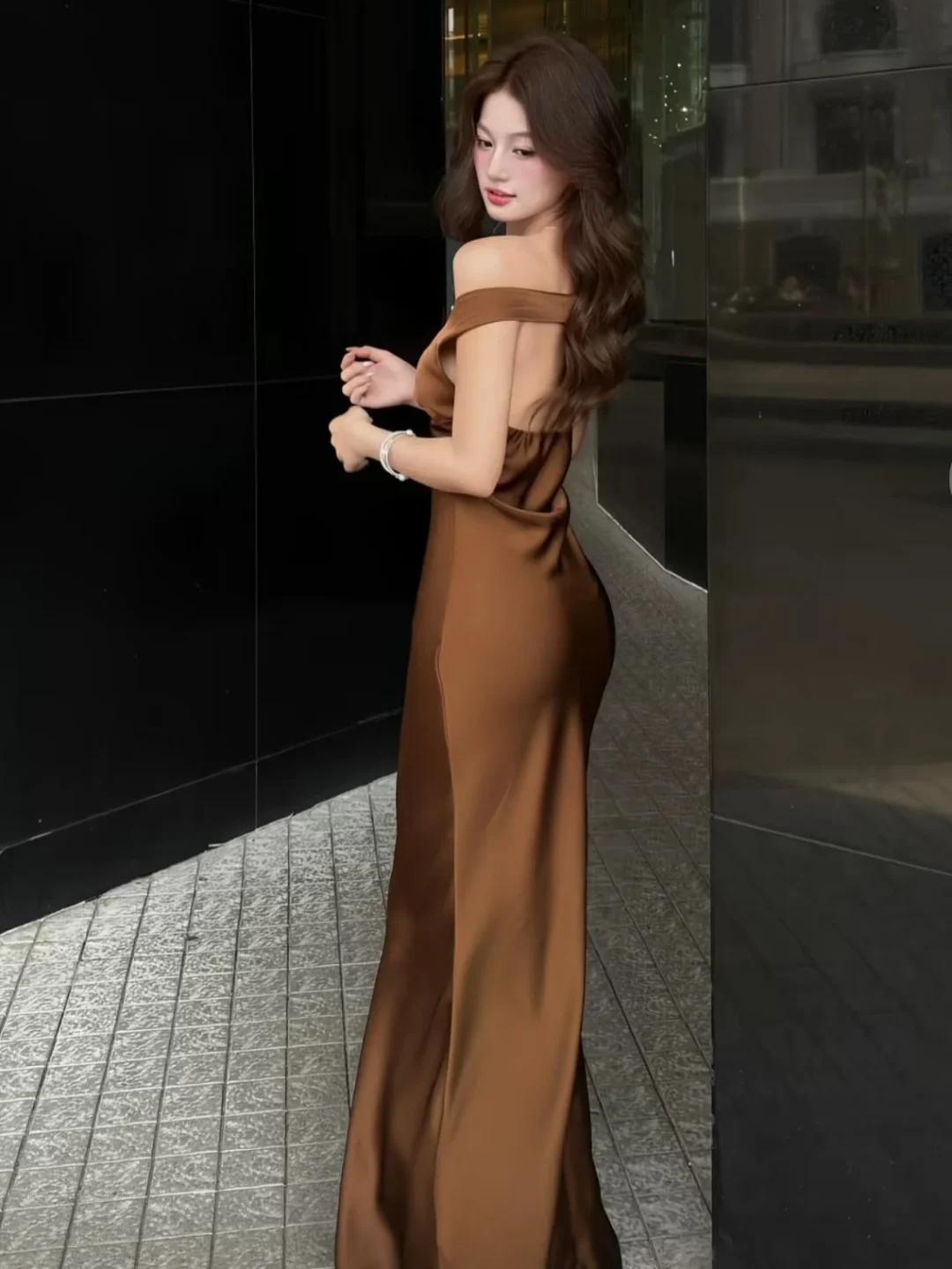 Ảnh 3 của Váy dài satin nâu trễ vai nữ