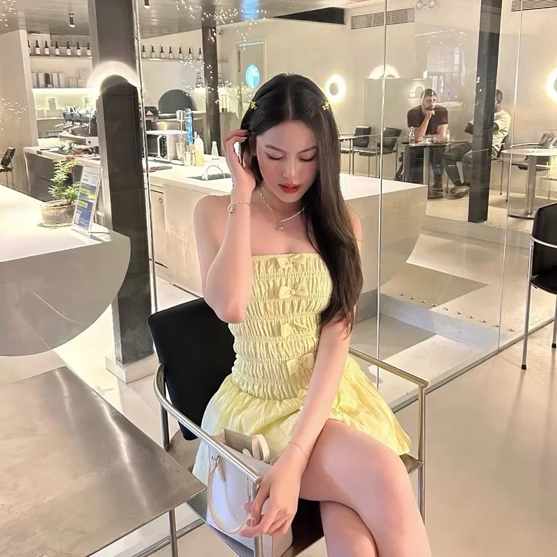 Photo 1 of Đầm maxi vàng nhún bèo nữ tính
