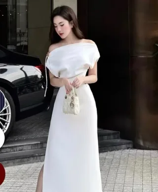 Photo 1 of Đầm maxi trễ vai trắng satin nữ