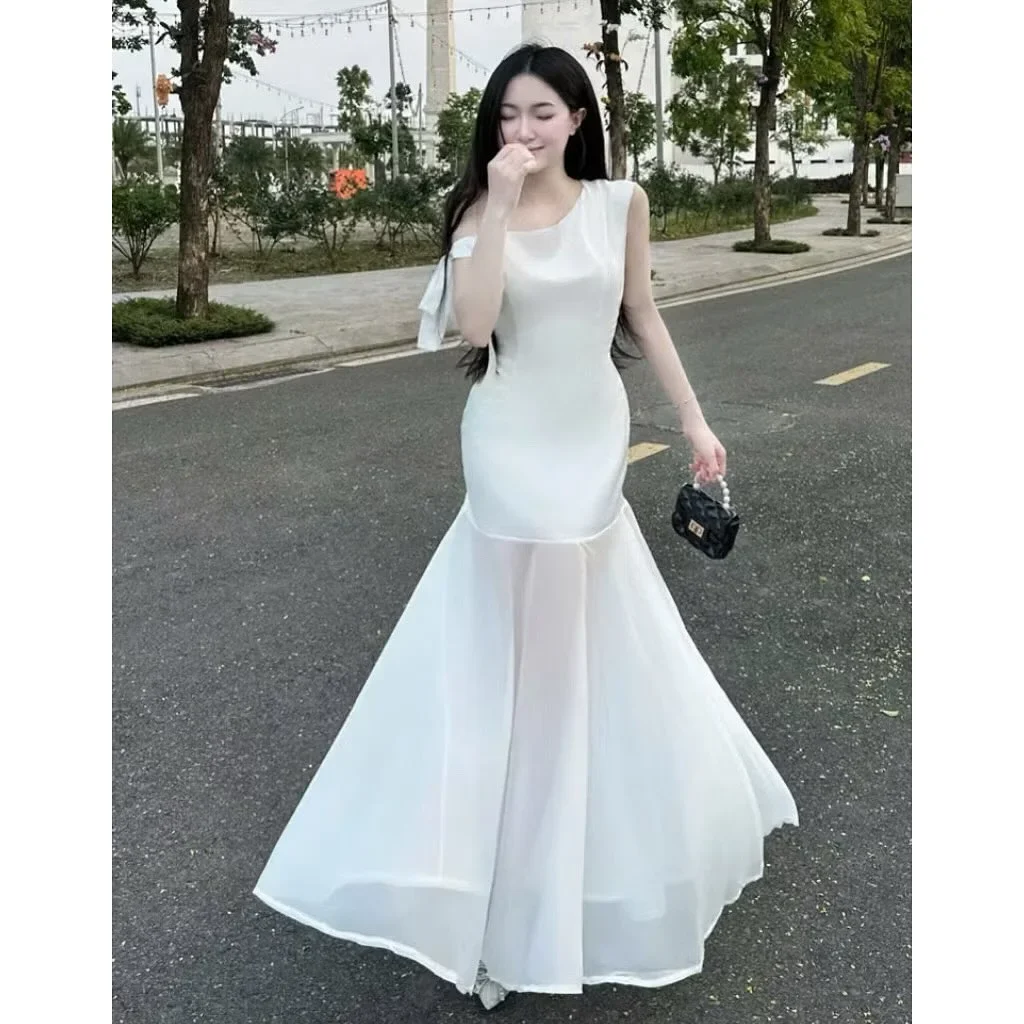 Photo 1 of Đầm maxi trắng đuôi cá sang trọng